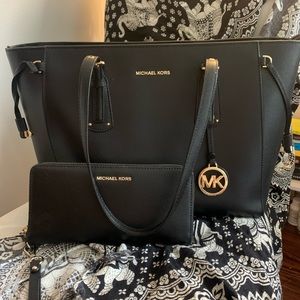 Michael Kors voyager tote & matching wallet.